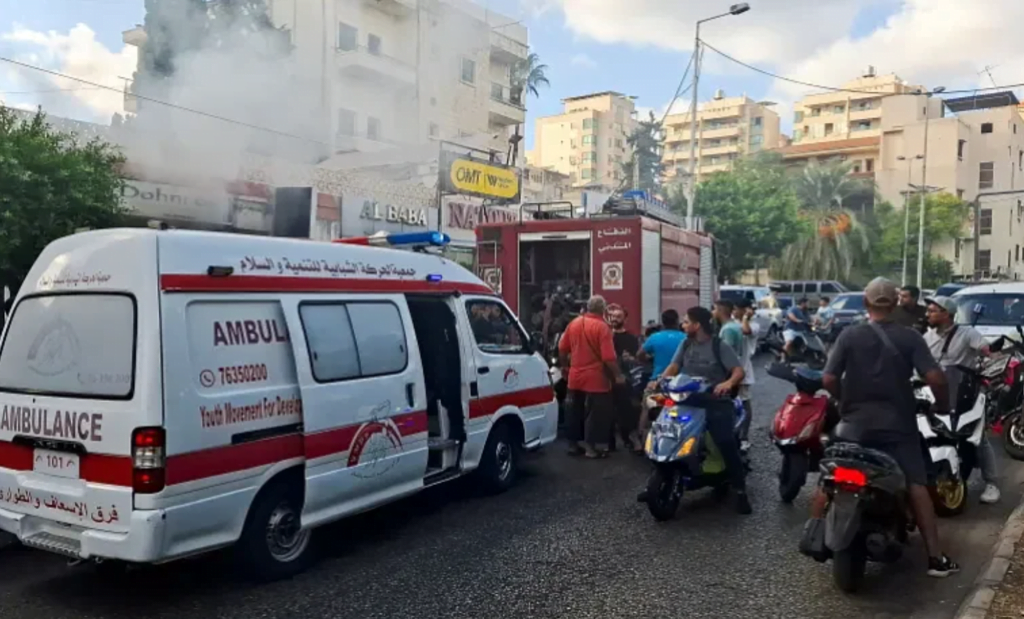 Smoke is coming out of a mobile phone shop after an explosion. Sidon, Lebanon, September 18, 2024. Photo: Reuters