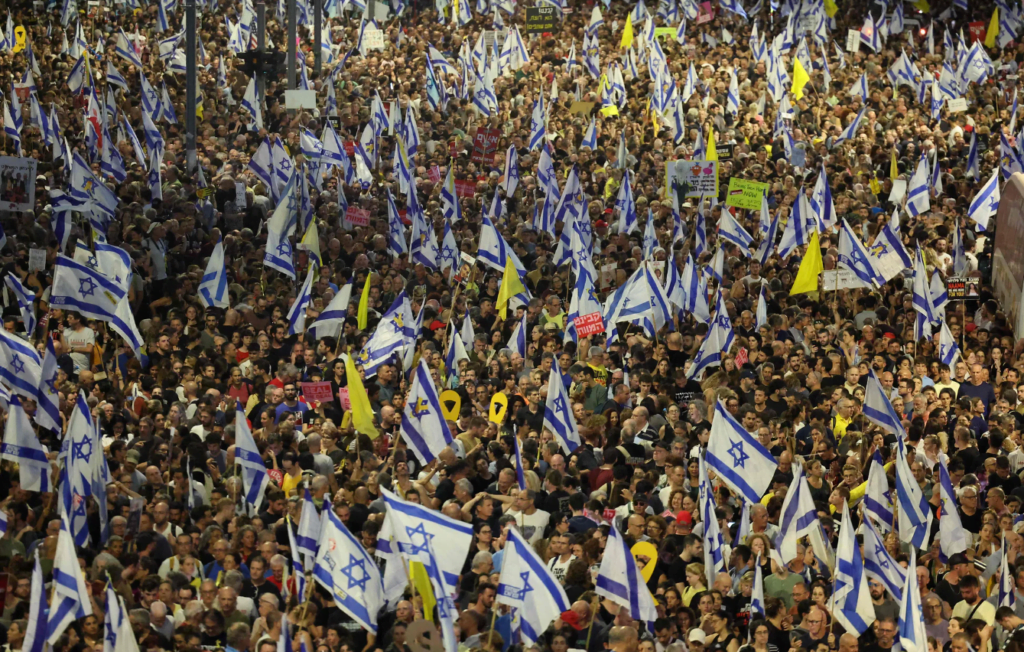 Israeli protesters are demanding an immediate agreement for the release of hostages.