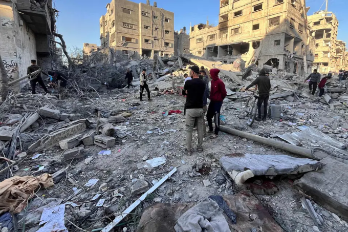 Israeli Strike on Multi-Story Residential Building in Gaza Results in Multiple Casualties